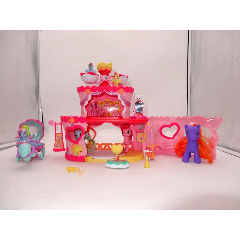 My Little Pony Ponyville Rollerskate Party Cake 2007‎ Mermaid Dolphin Carriage